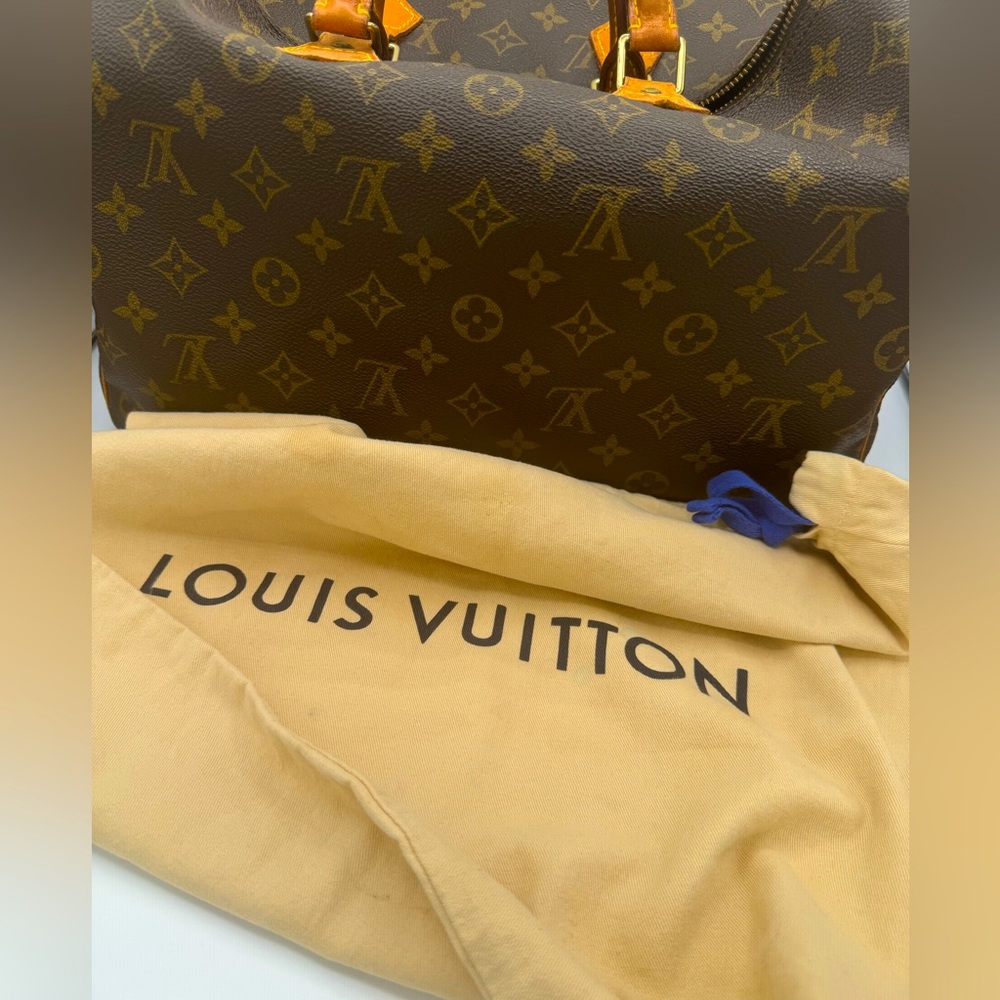 Louis Vuitton
Speedy 35 Bag